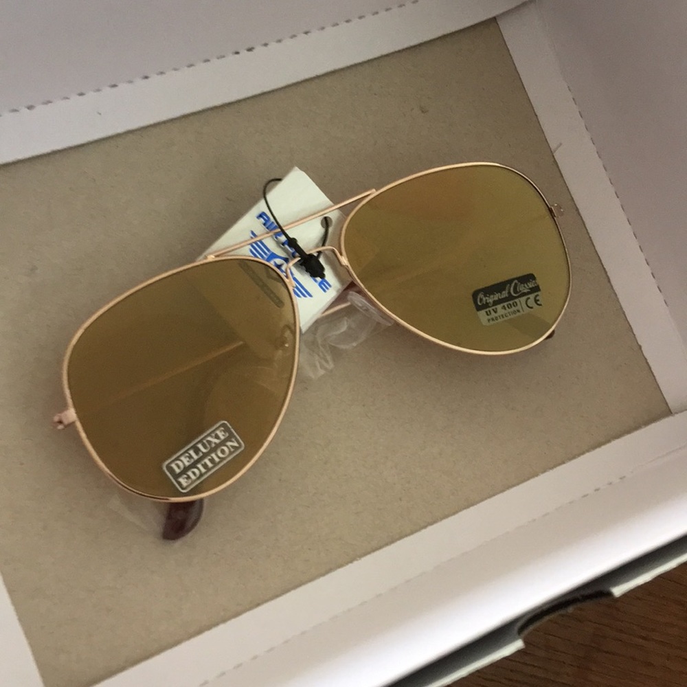 BNWT Aviators Flat Lens Sunglasses